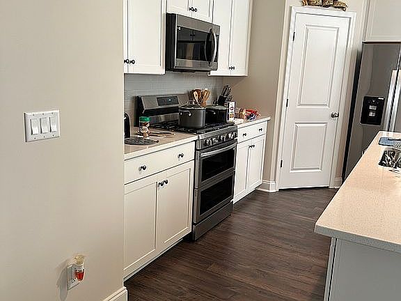 5th image of 118 Kay St