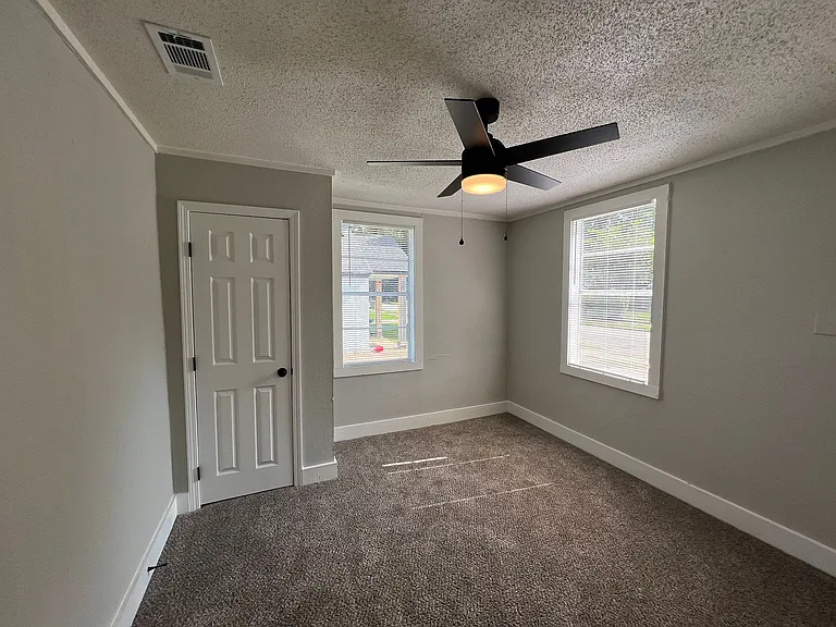 1535 Cella St — Photo 8