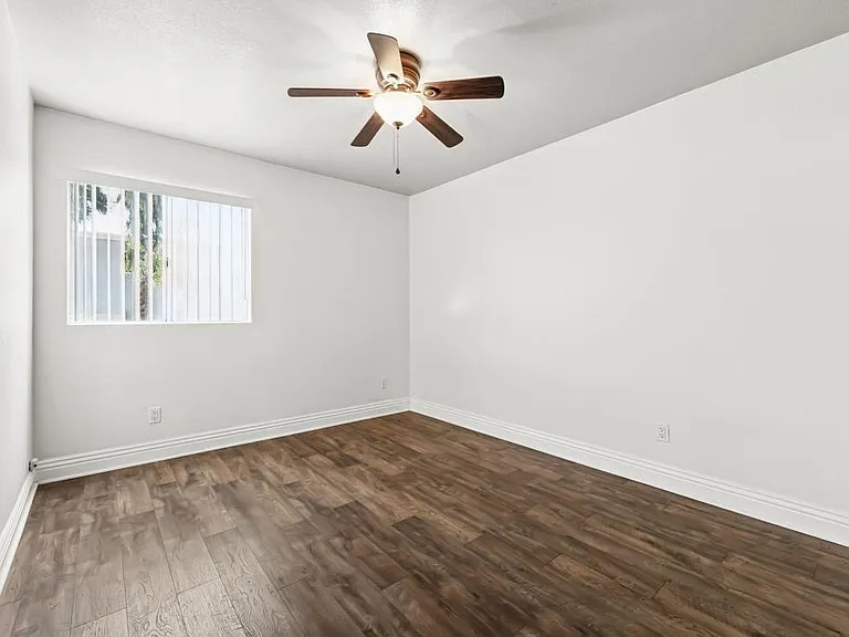 4775 Seminole Dr #105 — Photo 10