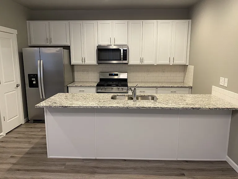 6922 Delaney Ln NE #A — Photo 11