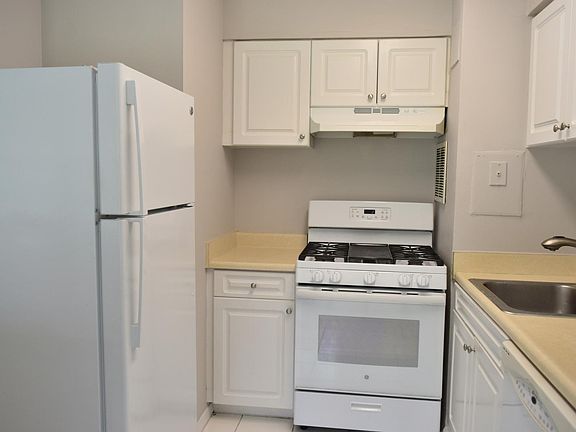 5th image of 4 S Van Dorn St APT 507