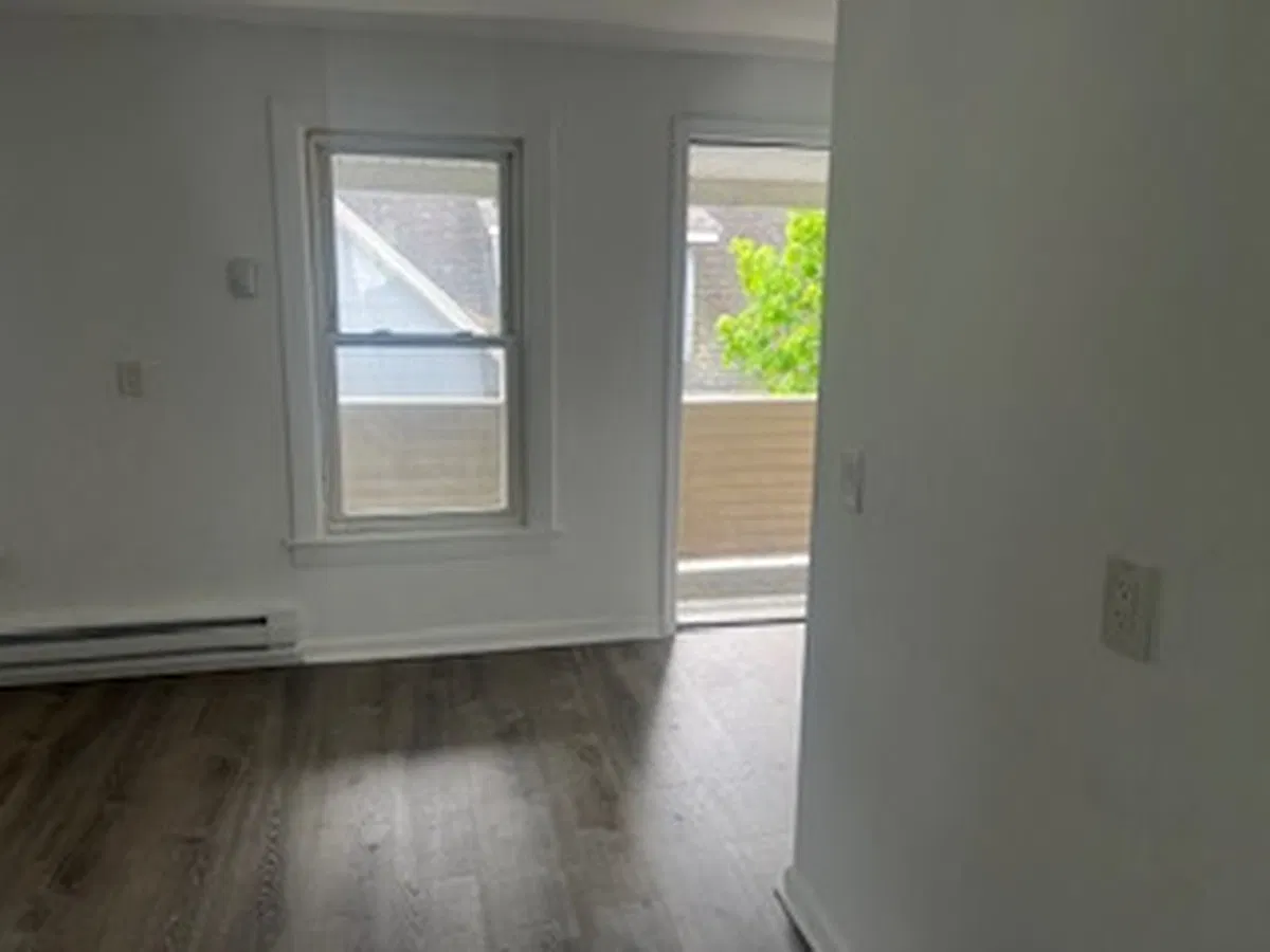 3 bed, 1550 sqft, $2,500 — Photo 3