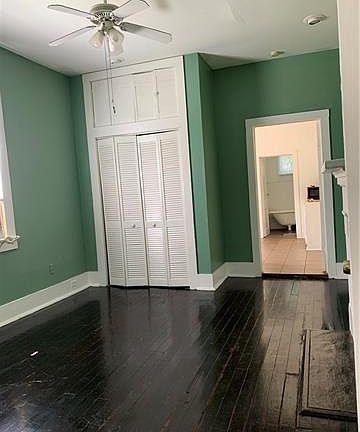 4th image of 828 Newton St