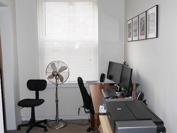 2nd image of 3727 N Pine Grove Ave APT 205