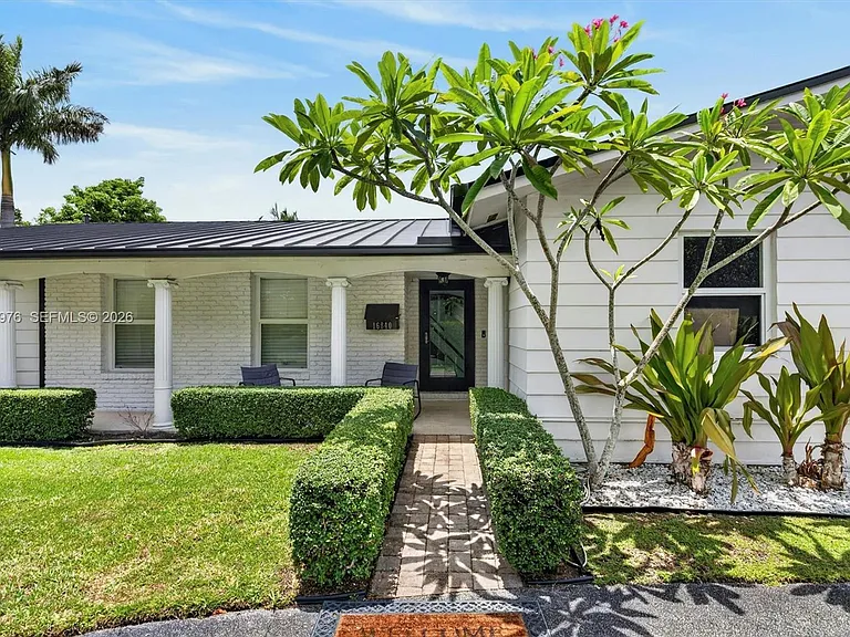 16840 SW 87th Ave — Photo 4