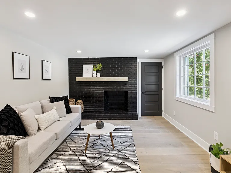 1110 W Valley Rd — Photo 56