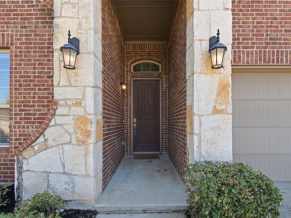 2nd image of 1417 Red River Dr