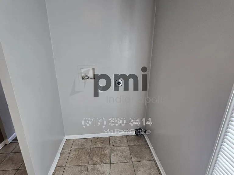 153 S Cypress Ave — Photo 34