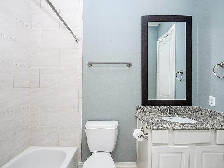 2222 Hilshire Lake Dr — Photo 20