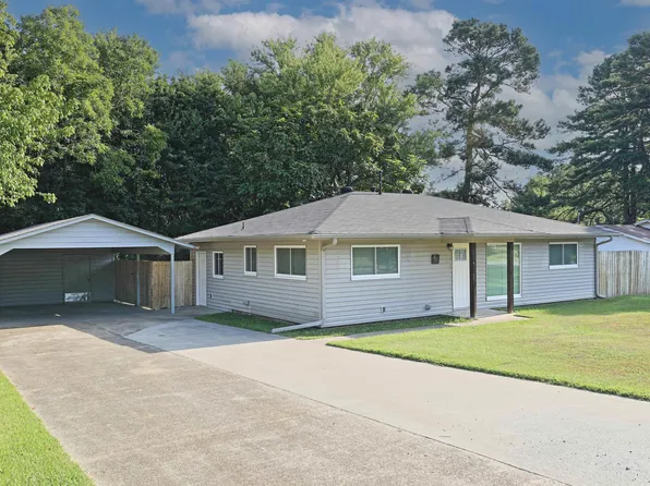 403 Cooper St, White Hall, AR 71602