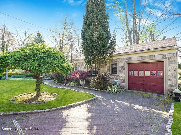 3rd image of 60 Oxholm Ave