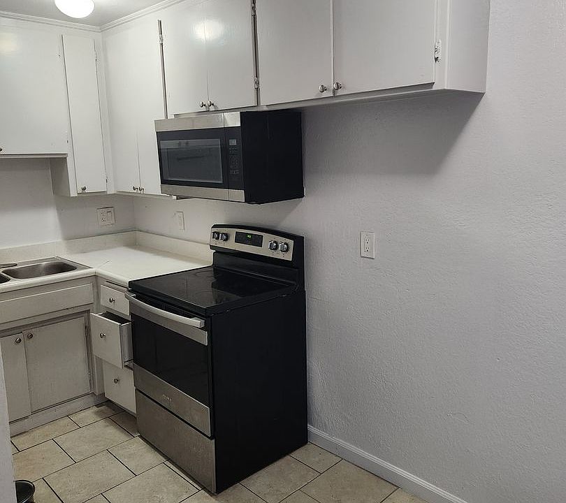 1st image of 5809 N Reseda Blvd #109