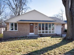 1313 Warrington Rd, Deerfield, IL 60015