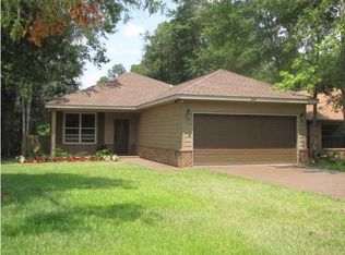 5168 Lake Dr S, Crestview, FL 32539
