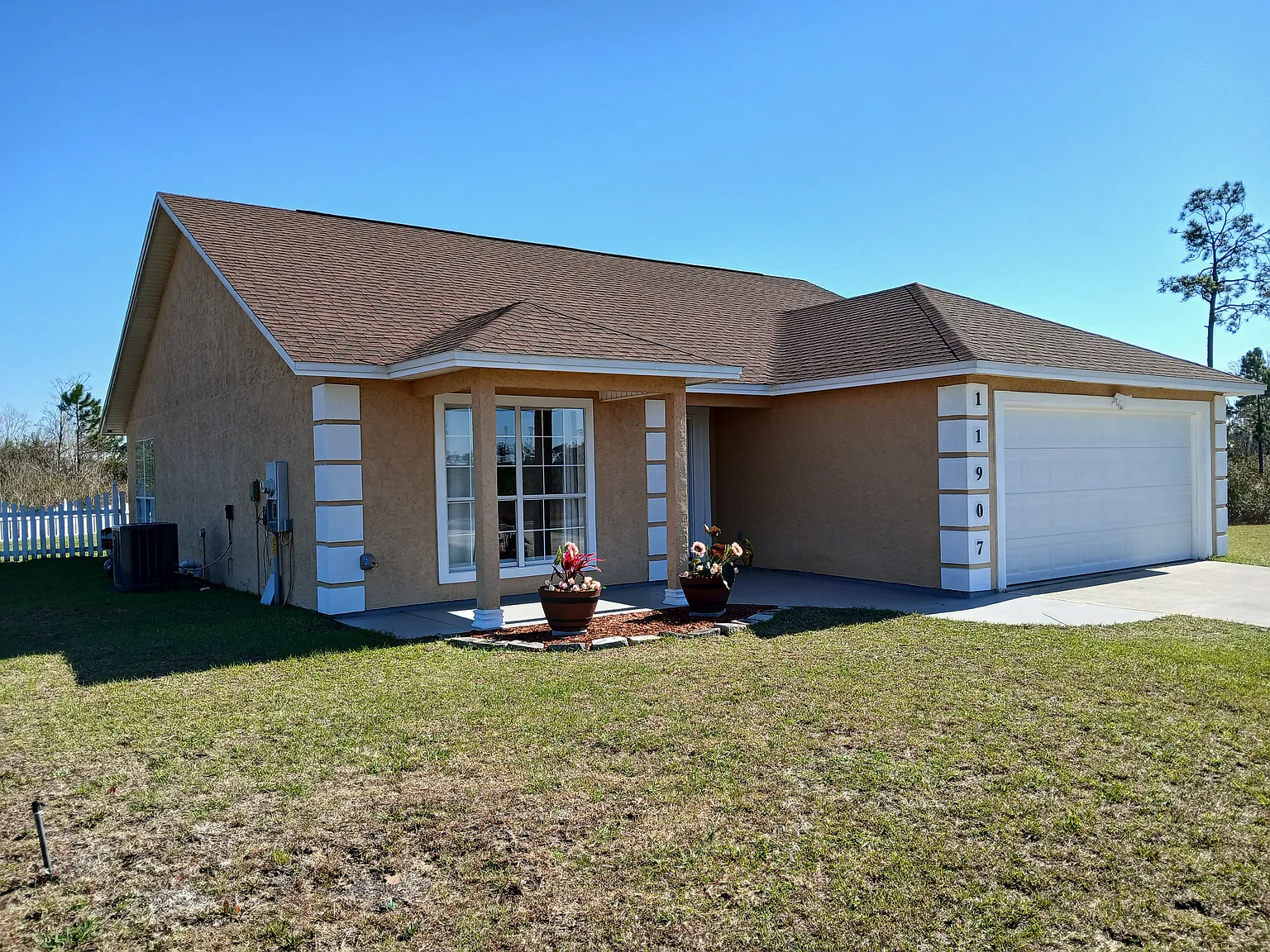 3 bed, 1496 sqft, $1,975 — Photo 3