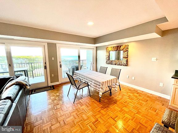 5th image of 527 N Boardwalk #709