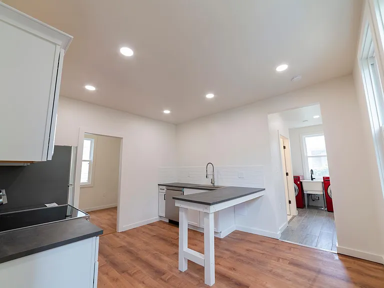 6021 Pear Ave #B — Photo 9