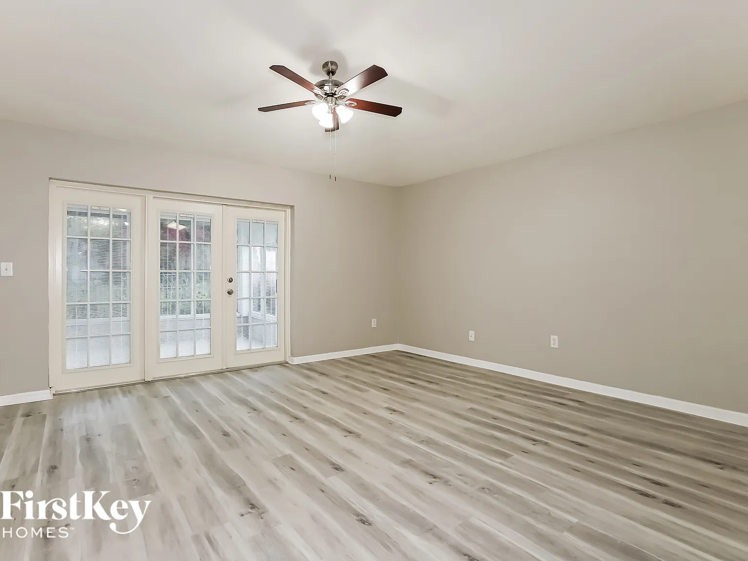 3 bed, 2.0 bath, 1955 sqft, $2,430 — Photo 3