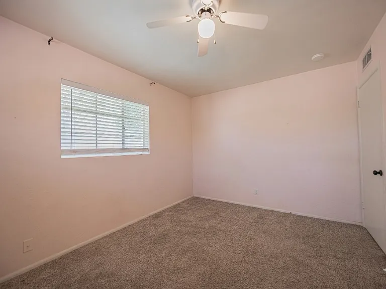 1838 E Hazelwood St — Photo 23