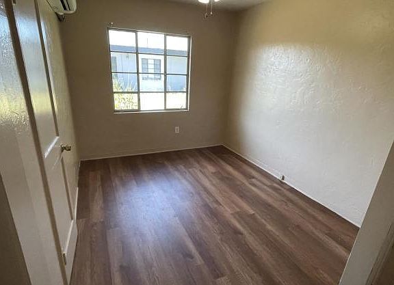 4th image of 2122 N Forgeus Ave #10