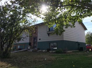 1007 S Moorehead Ave, Miles City, MT 59301
