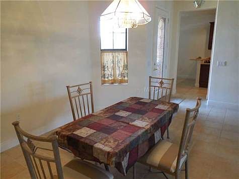 4th image of 322 Monterey St