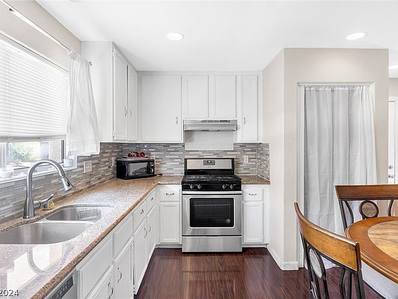 2nd image of 1261 Golden Apple St