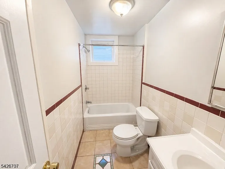 119 N 11th St #2 — Photo 4