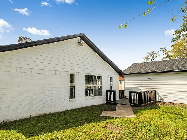 10322 Nold Dr — Photo 18