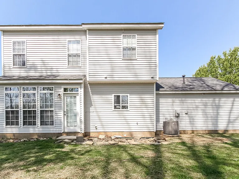 6116 Red Clover Ln — Photo 17