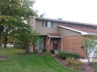 848 Queenswood Ct, Wheaton, IL 60189