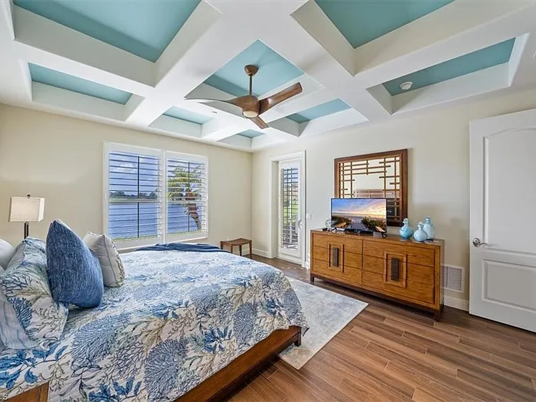 580 Avellino Isles Cir #18102 — Photo 16