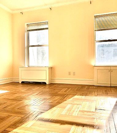 2nd image of 849 Lexington Ave #4FS