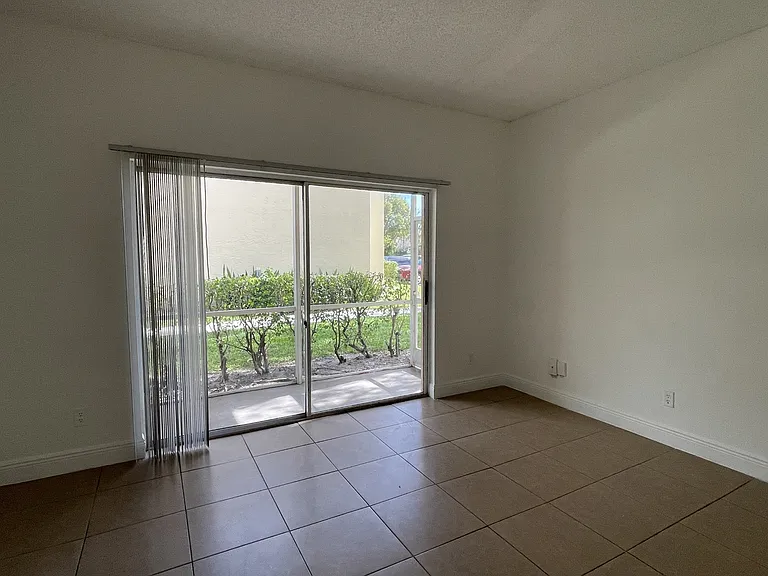 661 Cypress Lake Blvd #I20 — Photo 4