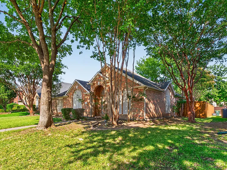 7008 Jasper Dr — Photo 3