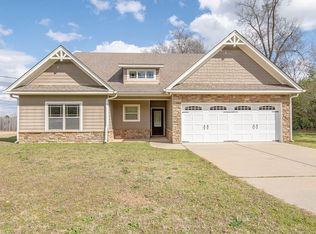 127 McLendon Rd, Fort Mitchell, AL 36856