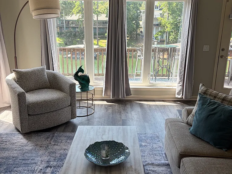 124 Chambers Point #A — Photo 8
