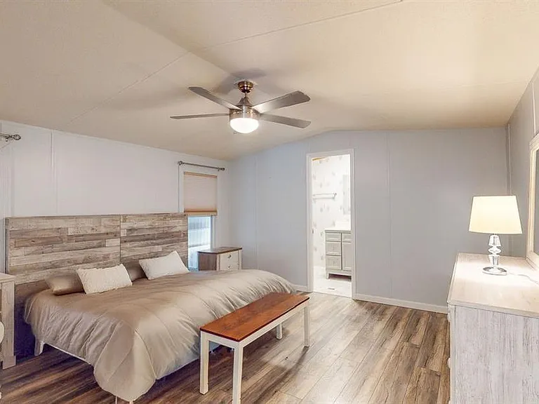 10728 Poplar St NE — Photo 18