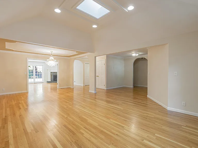 794 Manor Way — Photo 14