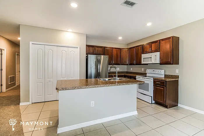 7470 Blackhawk Trl — Photo 5