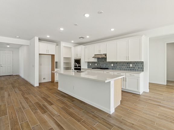 Wales Ranch - Diamond Interior Image 5