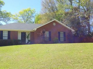 106 Valley Creek Dr, Prattville, AL 36066