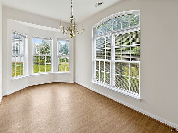 3rd image of 11425 Abbots Cross Ln