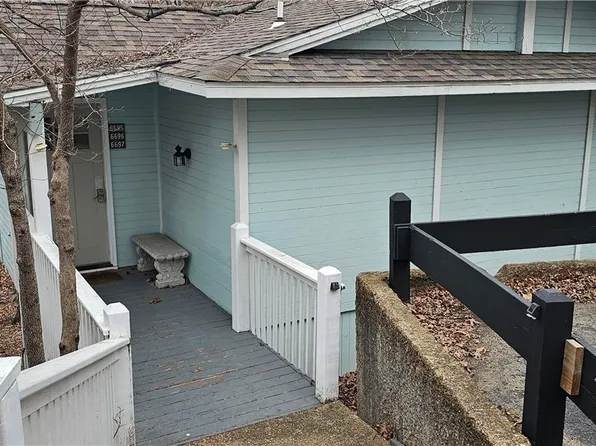 320 Duenke Dr, Osage Beach, MO 65065