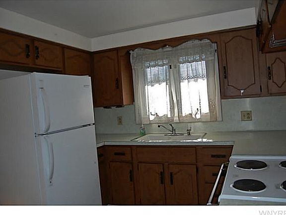 5th image of 21 Forest Hill Dr