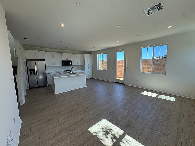 6373 Moonfire Ln — Photo 1