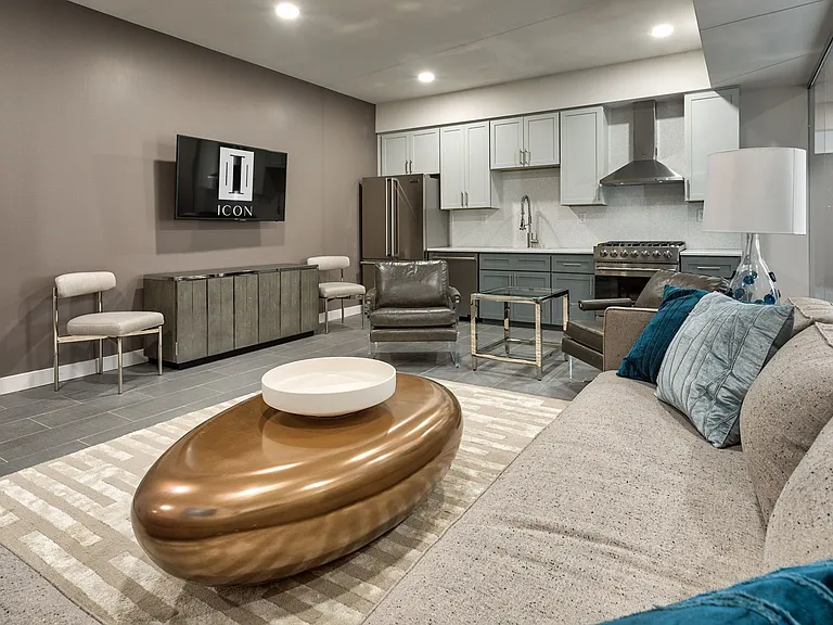 Icon Norfolk Apartments — Photo 12