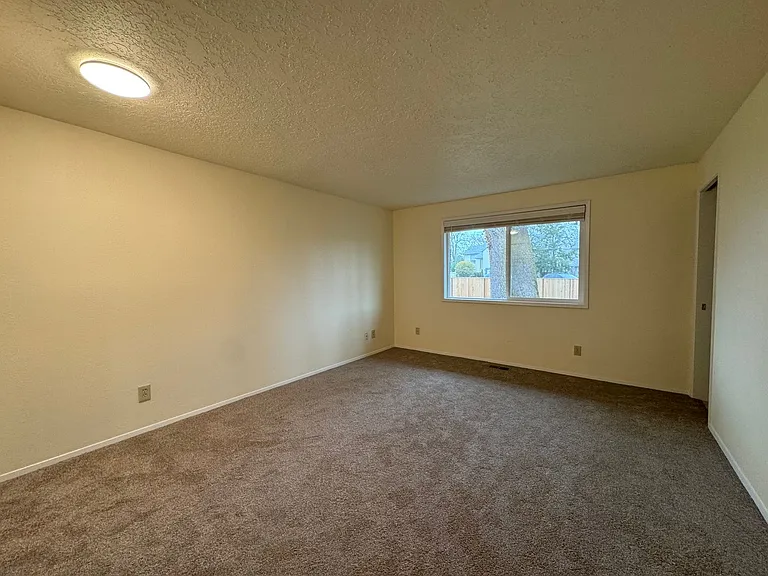 2181 SW 213th Pl — Photo 6