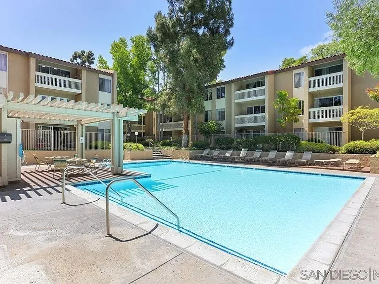 1855 Diamond St #301 — Photo 22