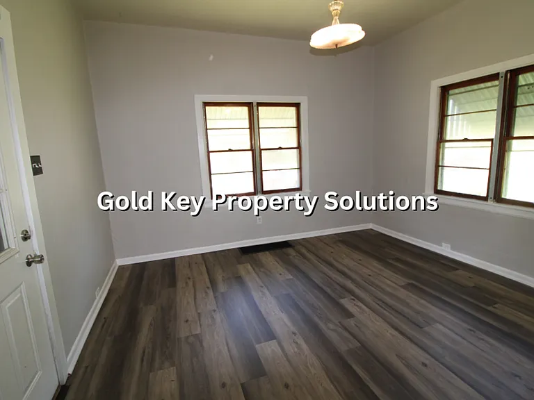 1310 W 13th St — Photo 7
